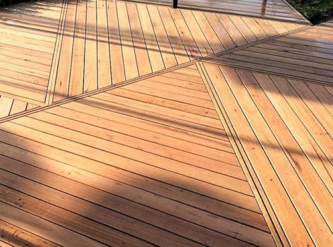 Silvertop Ash Decking 02